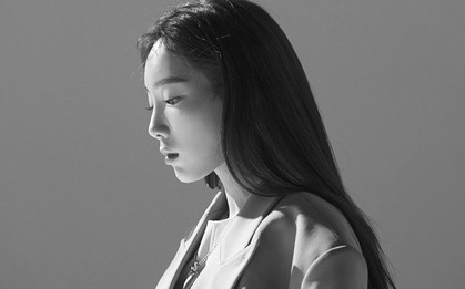 Cùng lúc mất đi 2 người bạn thân, Taeyeon hẳn đang rất khó khăn vì chính cô cũng đang phải trải qua căn bệnh trầm cảm