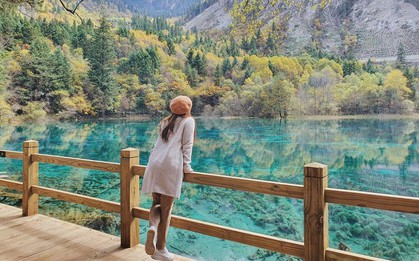 Khó tin nhưng có thật hồ nước xanh trong vắt đẹp hệt tranh vẽ ở Trung Quốc, chẳng cần chỉnh màu vẫn hút hồn dân mạng