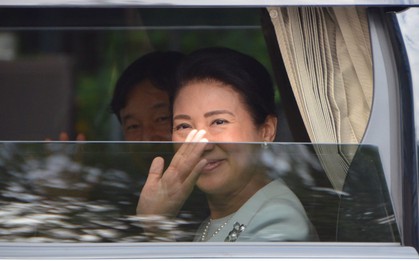 Hoàng hậu Masako xuất hiện với thần thái hút hồn cùng với gia đình trước lễ đăng quang chính thức diễn ra vào ngày mai
