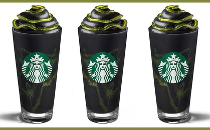 Đến hội sành uống cũng phải hoang mang trước thức uống "bóng đêm" mùa Halloween của Starbucks phiên bản đời thực