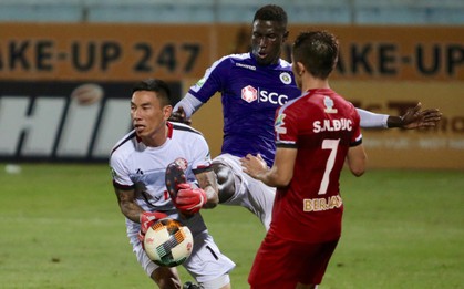 Hà Nội FC có bàn thắng gây tranh cãi, cầu thủ TP. Hồ Chí Minh phản ứng gay gắt với trọng tài