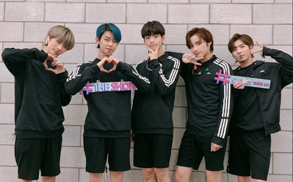 Phá kỉ lục album của chính mình rồi thắng cúp đầu, TXT tặng fan quà đặc biệt mà BTS không có suốt 2 năm