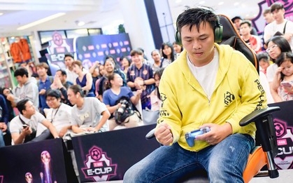 Huyền thoại PES Việt Nam - Tâm Figo lên ngôi vô địch giải PES quốc tế GSB ECup 2019, rinh hơn 200 triệu đồng tiền thưởng