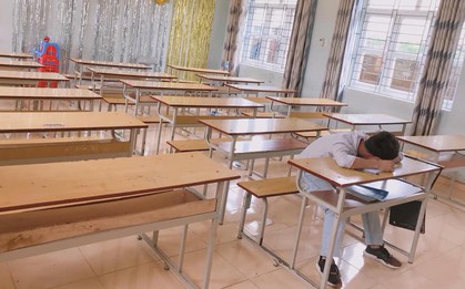 Ngủ quên trời quên đất rồi tan học chẳng đứa nào thèm gọi, hóa ra thời học sinh ai cũng có đứa bạn thánh ngủ như này!