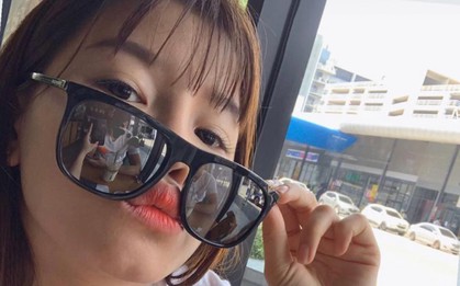 Yến Xuân đáp trả tin đồn lục đục tình cảm với Lâm Tây bằng 1 bức ảnh selfie khoe hạnh phúc mà tinh mắt lắm mới nhìn ra
