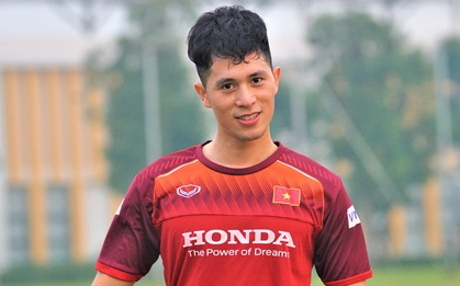 Hiếm khi Đình Trọng nổi hứng muốn chia sẻ về SEA Games 30 nhưng bác sĩ tuyển U22 Việt Nam không đồng ý