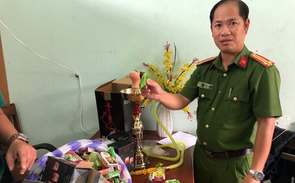 Công an bắt giữ 1.330 hộp shisha được người phụ nữ nhập từ Trung Quốc về để bán Tết