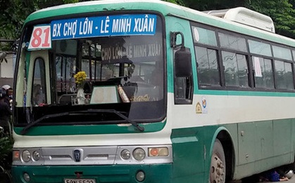 Cười nhếch mép lúc nhận vé tập rồi vò vứt sọt rác, tiếp viên xe buýt ở Sài Gòn bị đình chỉ vì khinh thường khách