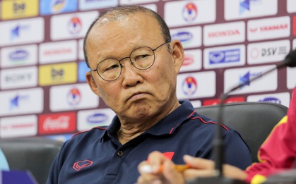 HLV Park Hang-seo phủ nhận chuyện cử điệp viên theo dõi Campuchia trước trận bán kết SEA Games 2019