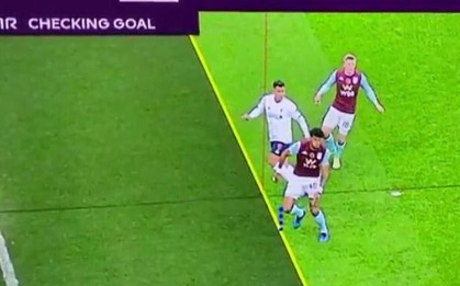 Dân mạng nước Anh đưa ra bằng chứng tố VAR kẻ vạch ăn gian khiến tiền đạo Liverpool mất bàn thắng