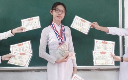 Đua trend chụp ảnh tone sur tone nhưng mấy ai làm lại được lớp học này, vì thứ họ mang ra tạo dáng cùng là... rất nhiều giấy khen