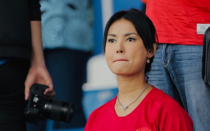 Maria Ozawa đi xem SEA Games, cổ vũ trận U22 Indonesia đấu U22 Thái Lan