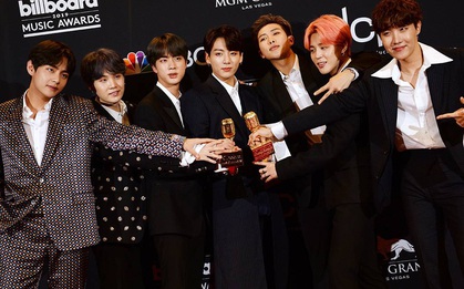 Một năm đại thắng của BTS: Oanh tạc mạnh mẽ cả 3 lễ trao giải lớn nhất nước Mỹ, 2 lễ phải ngồi nhà xem TV nhưng vẫn thu cúp ồ ạt