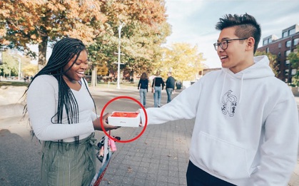 "Thách đấu" sinh viên Harvard rồi tặng luôn iPhone 11 miễn phí, vlogger hốt trọn 4 triệu view chỉ sau 4 ngày