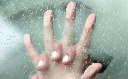 Nam thanh niên dọa tung ảnh khỏa thân của bạn gái 14 tuổi nếu không cho tiền tiêu xài