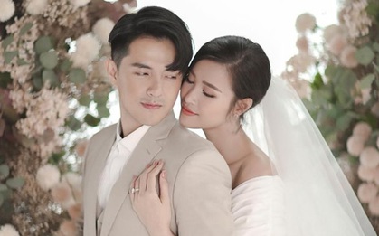 Cần gì ai hát đám cưới, bật nguyên list nhạc các bài song ca của chính Đông Nhi - Ông Cao Thắng thôi là đủ hay và hạnh phúc lắm rồi!