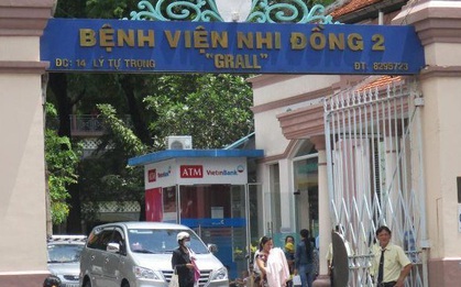 Bé trai 3 tháng tuổi bị tràn dịch màng phổi được các bác sĩ phẫu thuật nội soi thắt ống ngực, cứu sống một cách thần kỳ