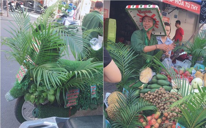 Chú bán trái cây có tâm nhất Hệ mặt trời: Phủ xanh xe máy thành một vườn cây, nhìn xuống đôi dép càng khiến mọi người bật cười nghiêng ngả