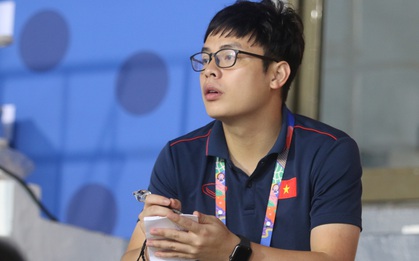 Trước giờ đấu U22 Singapore, HLV Park Hang-seo không quên cử trợ lý tới "do thám" U22 Thái Lan