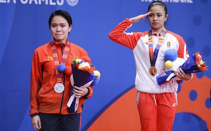 Võ sĩ Karatedo Việt Nam bật khóc trên bục nhận giải: Ấm ức không phục phán quyết cảm tính của tổ trọng tài