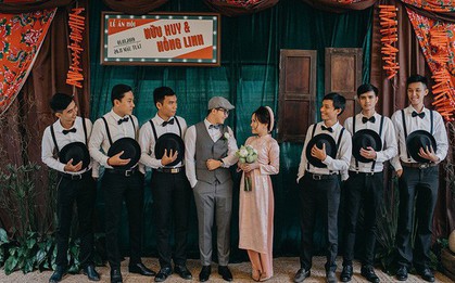 Ra mà xem đám hỏi phong cách retro “chất như nước cất”: Đem chăn con công, thời báo... tái hiện Tết thập niên 90