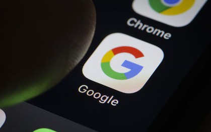 Sau khi "block" Facebook, Apple lại chặn tiếp Google, bao gồm bản test Gmail, GMaps và Hangouts