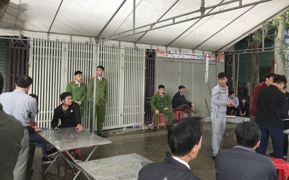 Phó phòng ngân hàng đâm bố đẻ tử vong, chém mẹ và em gái trọng thương sau khi đi liên hoan về