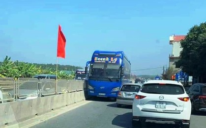 Tài xế lái xe khách chạy ngược chiều trên QL1A đã bị CSGT tước giấy phép lái xe