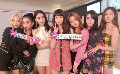 Bám sát thành tích của BTS và EXO rồi giật cúp đầu sau 4 năm debut, phải chăng thời của girlgroup này đang đến?