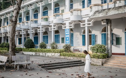 Rủ họp lớp không ai đi, cậu bạn một mình về thăm trường cũ, chụp được bộ ảnh về trường đẹp như phim Hàn