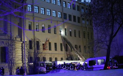 Sập trần trường Đại học ở St Petersburg (Nga), nhiều người mắc kẹt