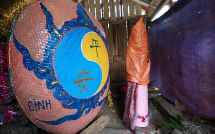 Hé lộ hình ảnh về "của quý" nặng 30kg, dài 1,3 mét trong lễ hội Ná Nhèm 2019