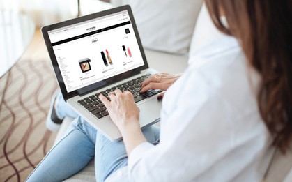 Ngồi máy tính cả ngày khiến cơ thể đối mặt với nhiều vấn đề lão hóa và đây là cách phòng tránh