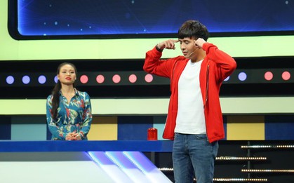 Hồ Quang Hiếu không chỉ "lanh chanh" mà còn làm đồng đội bị thương khi chơi gameshow