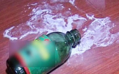Hà Nội: Hai vợ chồng khiếm thính uống thuốc diệt cỏ, tử vong trong nhà trọ