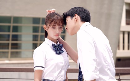 Điều ngọt ngào nhất của tuổi trẻ hóa ra chỉ gói gọn trong chuyện tình kẹo bông của "Nụ Hôn Đầu"