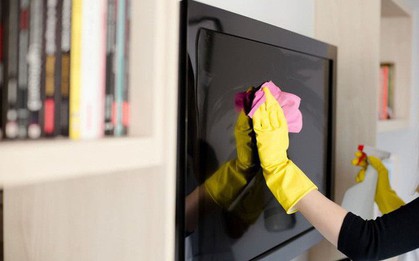 Cách vệ sinh điện thoại, laptop, tủ lạnh, máy giặt... để đón Tết