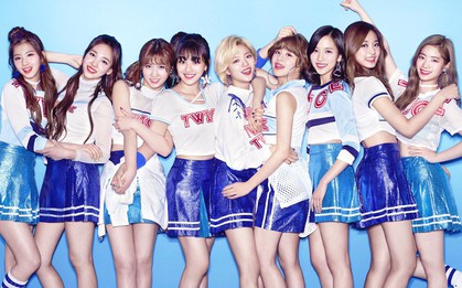 Vị trí nhóm nữ Kpop bán đĩa hàng đầu tại Nhật của TWICE chính thức bị đàn em "đốn hạ"!
