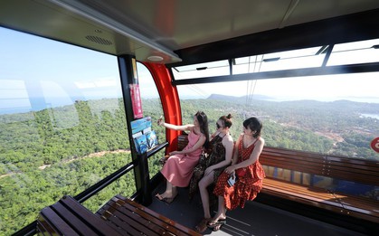 Sun World Hon Thom Nature Park hấp dẫn dòng khách lớn trong mùa Tết 2019