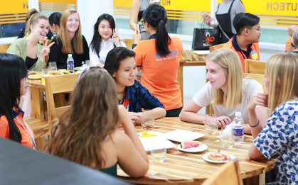 Khám phá HUTECH - Đại học đa văn hóa