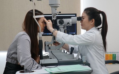 Tạm biệt kính cận cùng Bệnh viện mắt Quốc tế Hoàn Mỹ Sài Gòn