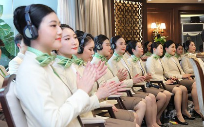 Ngắm dàn tiếp viên hàng không Bamboo Airways được ông Trịnh Văn Quyết cho “lên sóng”