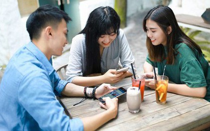 Giới trẻ hiện đại, săn điện thoại hàng xịn giá mịn