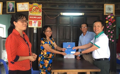 Hãy chung tay “Đồng hành cùng giáo viên vượt khó” trao món quà thiết thực đến thầy cô