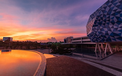 Đột nhập ngôi trường đại học đẹp như mơ, chỉ cần tạo dáng thôi là có ngay những bức ảnh nghìn like
