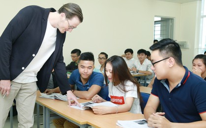 Cơ hội học ngành Quan hệ quốc tế với suất học bổng giá trị từ UEF