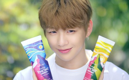 Muối hồng Himalaya: Bí kíp mái tóc bồng bềnh của Kang Daniel