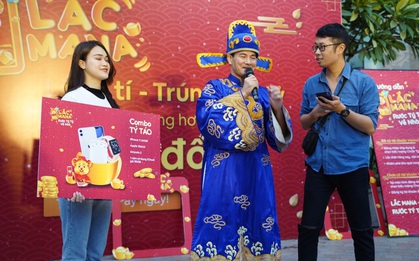 Hàng trăm người bất ngờ khi thấy “Táo” Xuân Bắc xuất hiện, thi nhau thử vận may năm mới