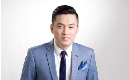 “Anh hai” Lam Trường lì xì đầu năm cho khán giả xem Gala ca nhạc xuân