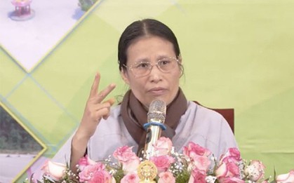 Bà Phạm Thị Yến - chùa Ba Vàng xuất thân là thợ may, làm nghề sửa quần áo tại chợ